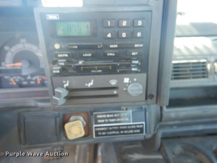 image for item DI2458 1997 GMC C7500 bucket truck