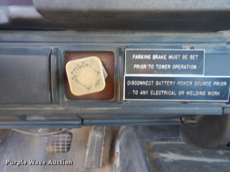 image for item DI2458 1997 GMC C7500 bucket truck