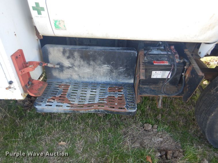 image for item DI2458 1997 GMC C7500 bucket truck