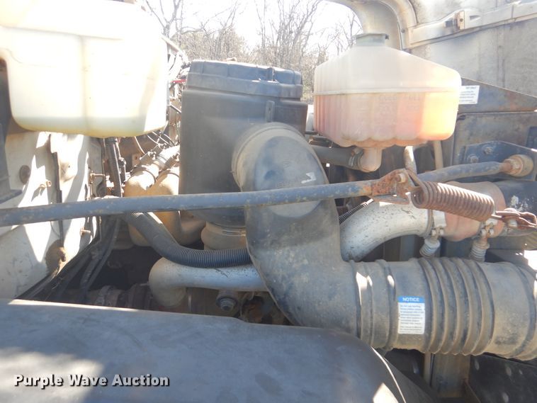 image for item DI2458 1997 GMC C7500 bucket truck