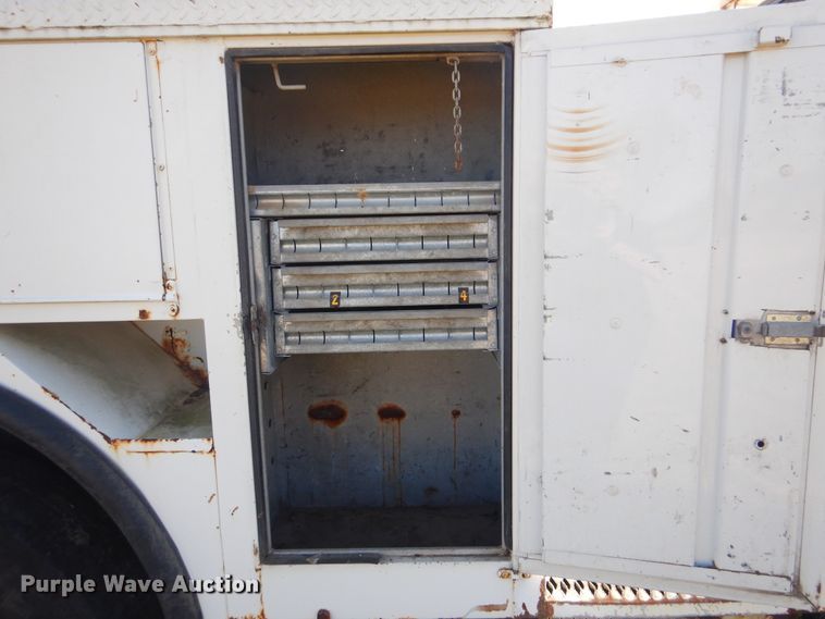 image for item DI2458 1997 GMC C7500 bucket truck