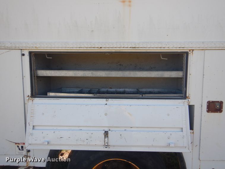 image for item DI2458 1997 GMC C7500 bucket truck