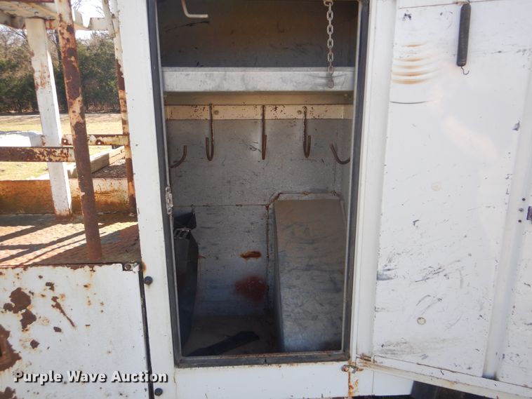 image for item DI2458 1997 GMC C7500 bucket truck