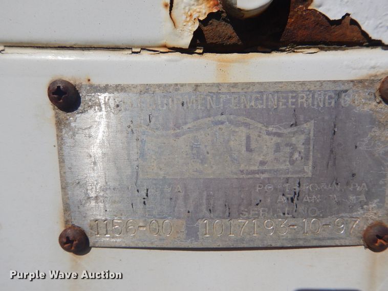 image for item DI2458 1997 GMC C7500 bucket truck