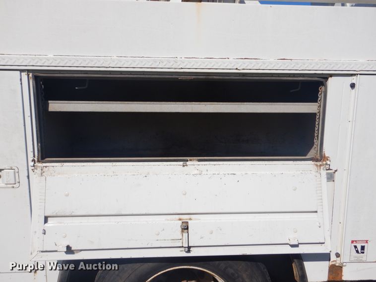 image for item DI2458 1997 GMC C7500 bucket truck