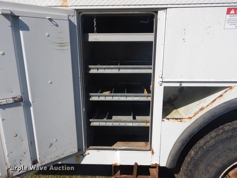 image for item DI2458 1997 GMC C7500 bucket truck