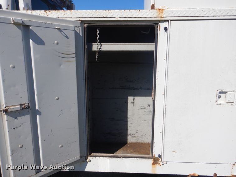 image for item DI2458 1997 GMC C7500 bucket truck