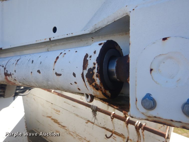 image for item DI2458 1997 GMC C7500 bucket truck