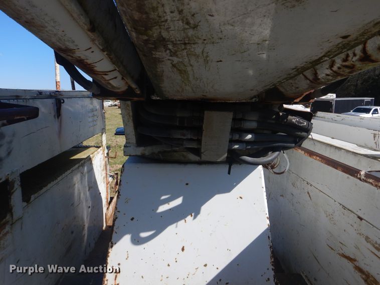 image for item DI2458 1997 GMC C7500 bucket truck