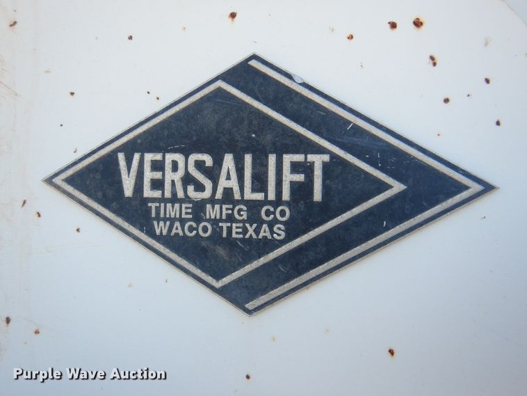 image for item DI2458 1997 GMC C7500 bucket truck