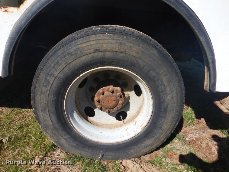 image for item DI2458 1997 GMC C7500 bucket truck