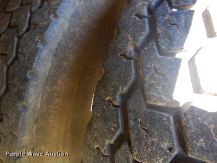 image for item DI2458 1997 GMC C7500 bucket truck