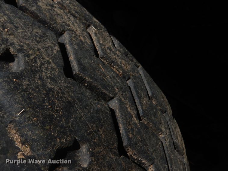 image for item DI2458 1997 GMC C7500 bucket truck