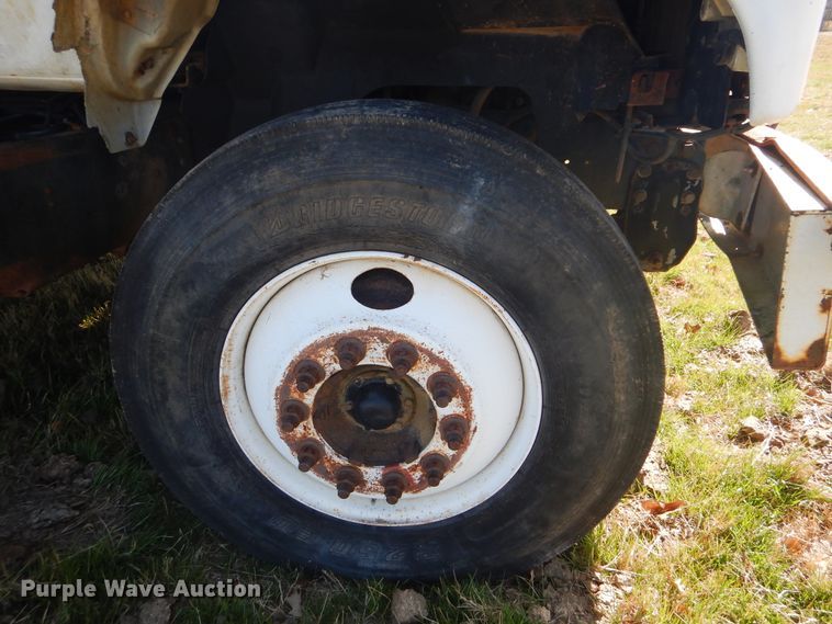 image for item DI2458 1997 GMC C7500 bucket truck