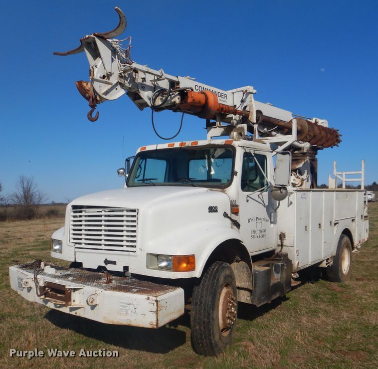 image for item DI2459 2002 International 4800 digger derrick truck