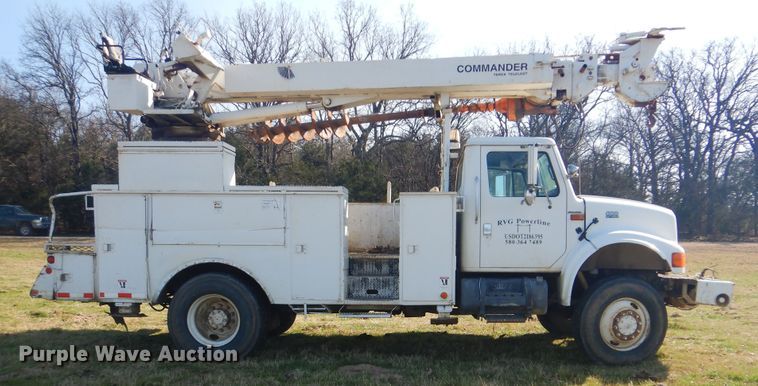 image for item DI2459 2002 International 4800 digger derrick truck