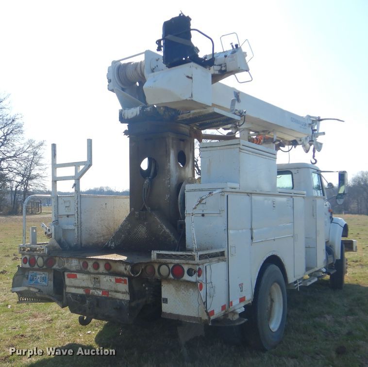 image for item DI2459 2002 International 4800 digger derrick truck