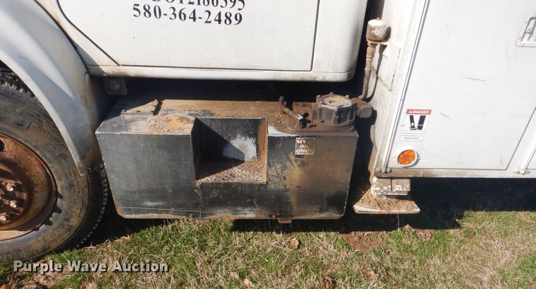 image for item DI2459 2002 International 4800 digger derrick truck