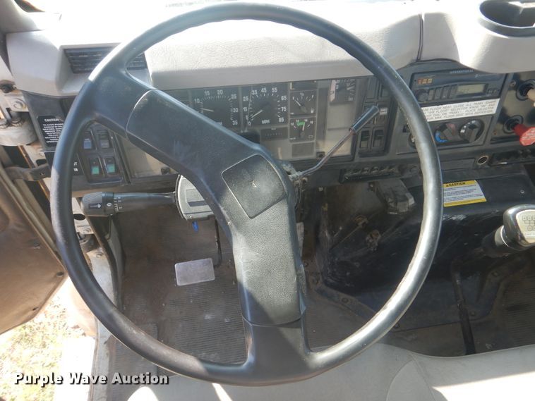 image for item DI2459 2002 International 4800 digger derrick truck