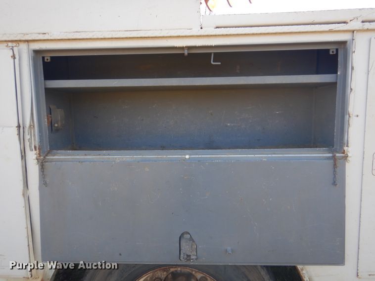 image for item DI2459 2002 International 4800 digger derrick truck