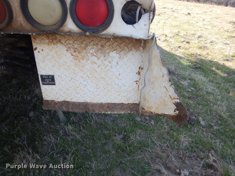 image for item DI2459 2002 International 4800 digger derrick truck