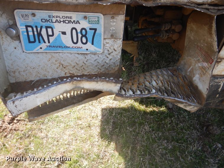 image for item DI2459 2002 International 4800 digger derrick truck