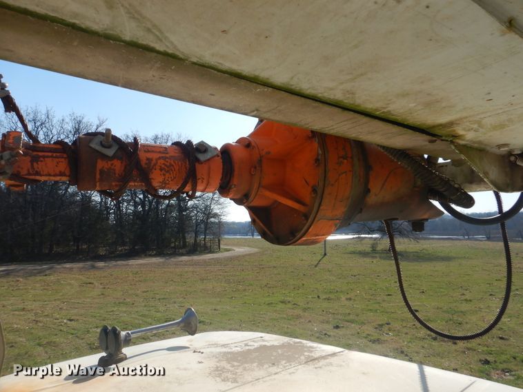 image for item DI2459 2002 International 4800 digger derrick truck