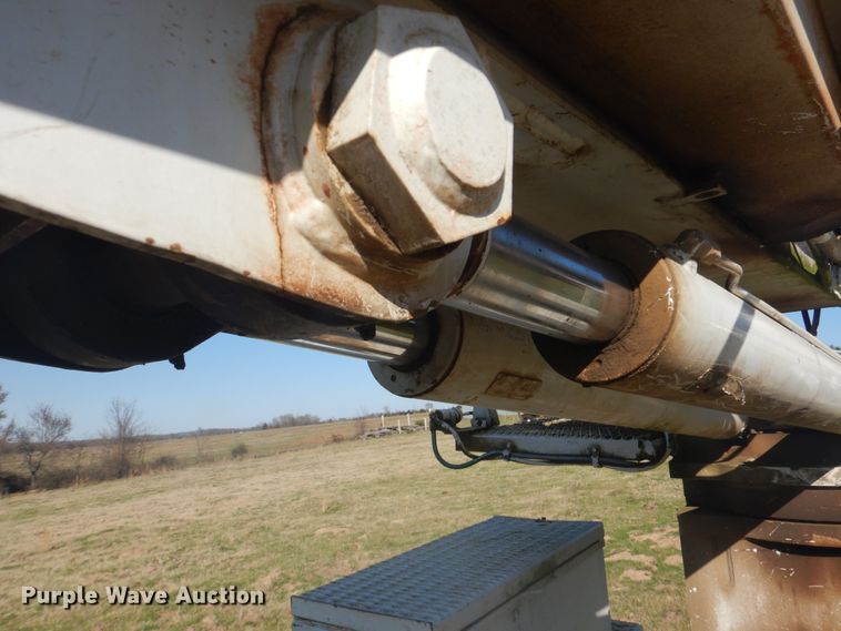 image for item DI2459 2002 International 4800 digger derrick truck