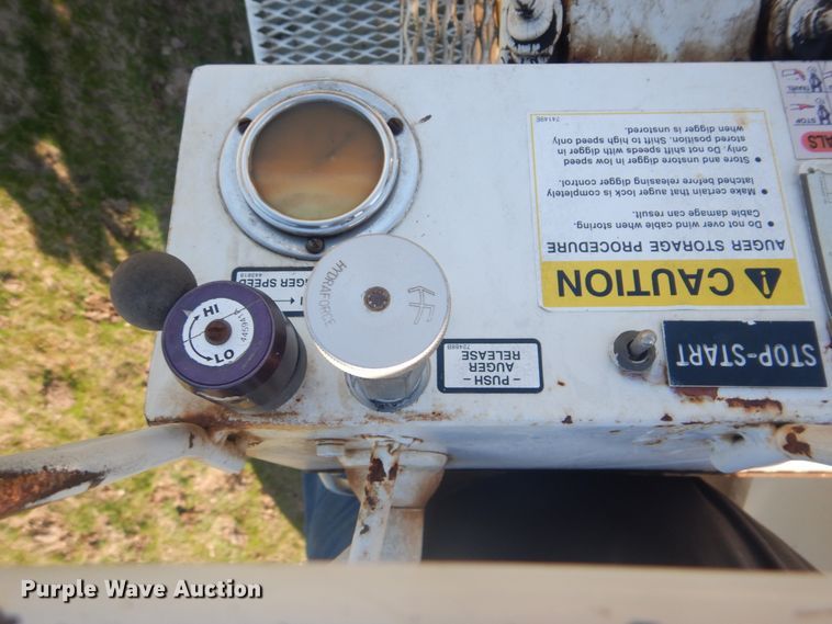 image for item DI2459 2002 International 4800 digger derrick truck