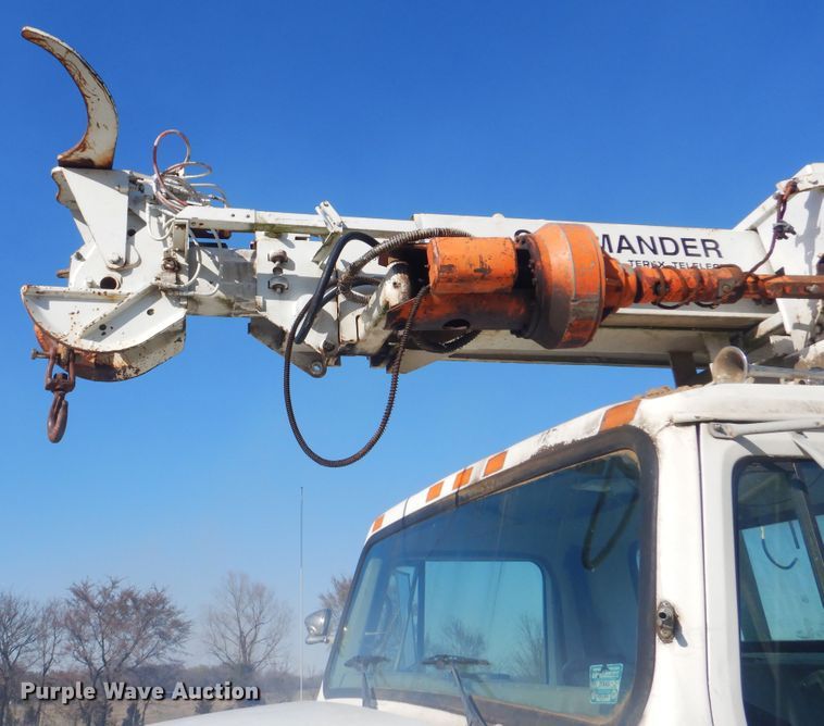 image for item DI2459 2002 International 4800 digger derrick truck