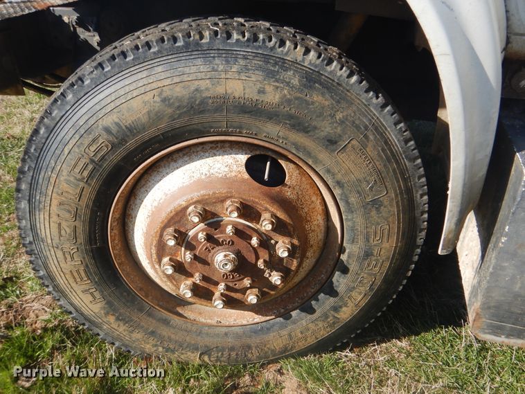 image for item DI2459 2002 International 4800 digger derrick truck