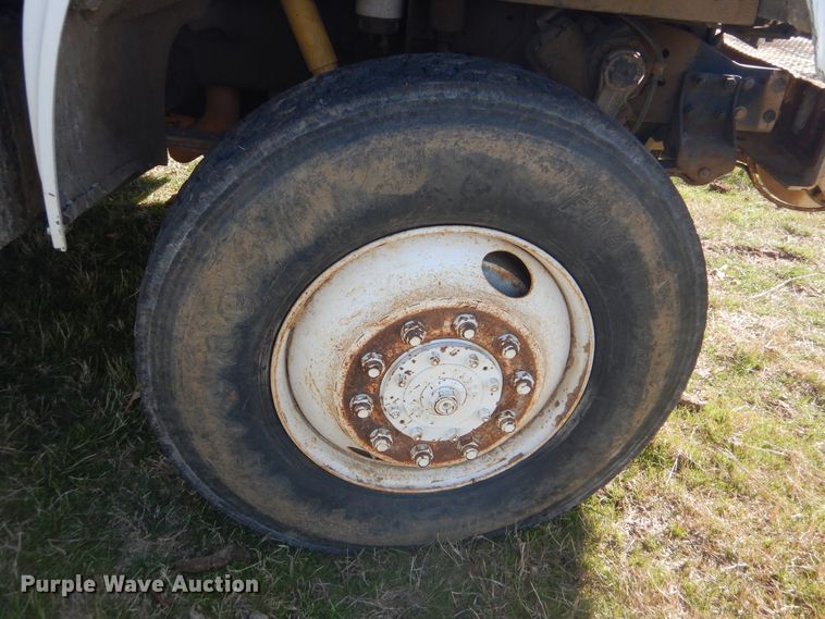 image for item DI2459 2002 International 4800 digger derrick truck