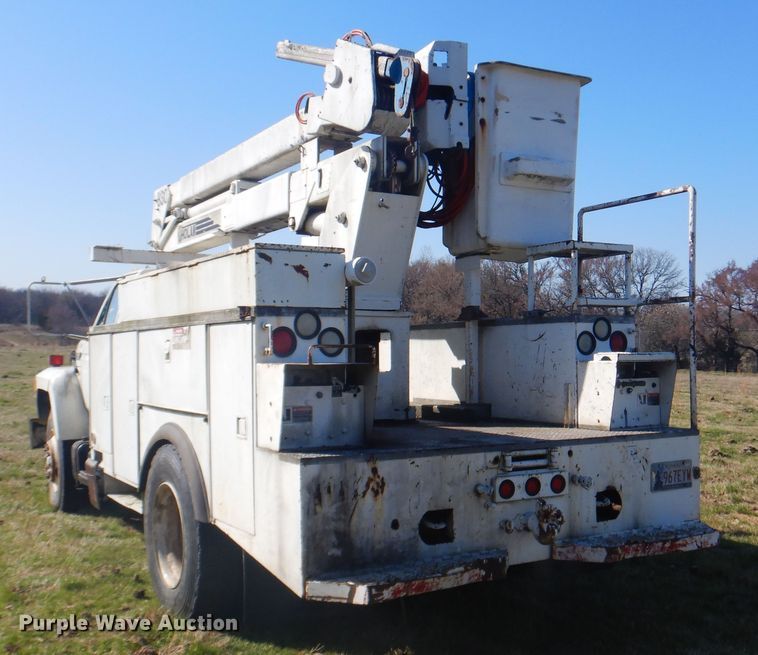 image for item DI2461 1994 Ford F700 bucket truck