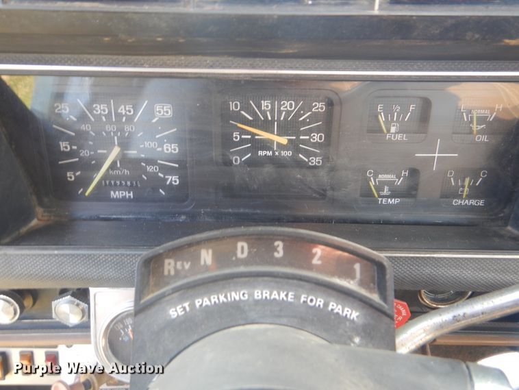 image for item DI2461 1994 Ford F700 bucket truck