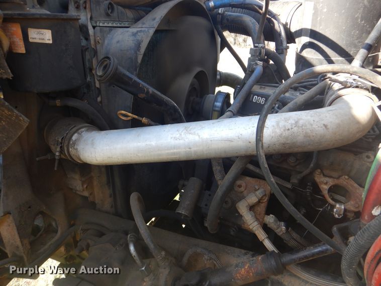 image for item DI2461 1994 Ford F700 bucket truck