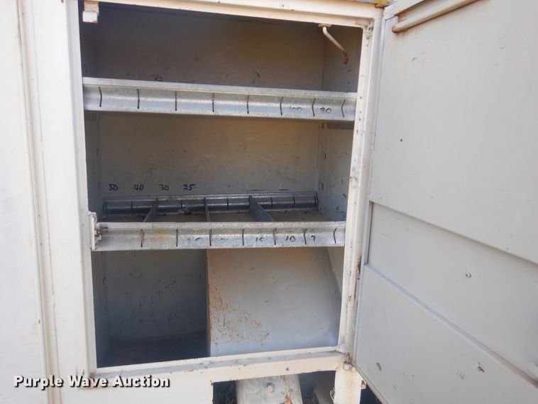 image for item DI2461 1994 Ford F700 bucket truck