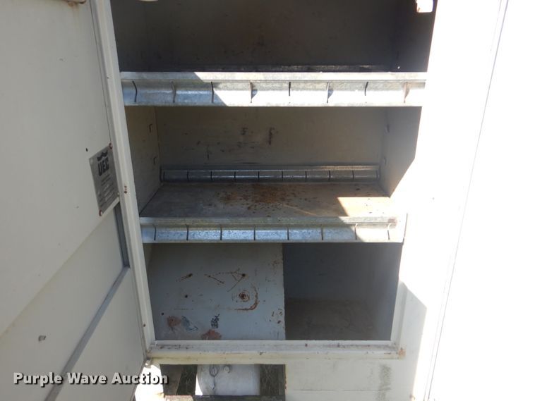 image for item DI2461 1994 Ford F700 bucket truck