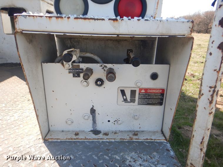 image for item DI2461 1994 Ford F700 bucket truck