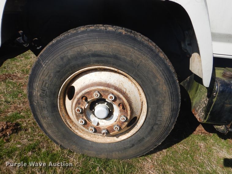 image for item DI2461 1994 Ford F700 bucket truck