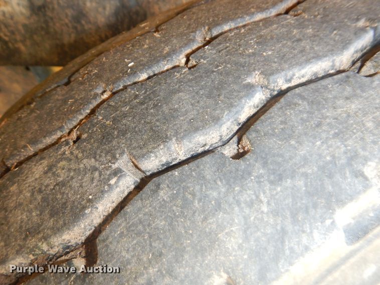 image for item DI2461 1994 Ford F700 bucket truck