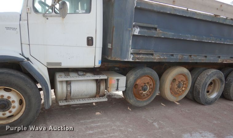 image for item EC9161 2002 Freightliner FL112 dump truck