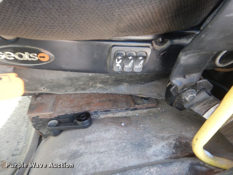 image for item EC9161 2002 Freightliner FL112 dump truck