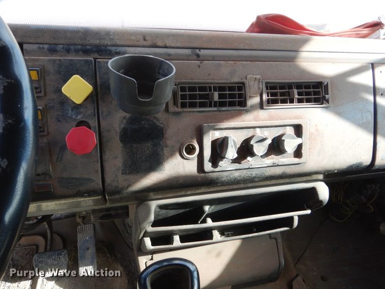 image for item EC9161 2002 Freightliner FL112 dump truck