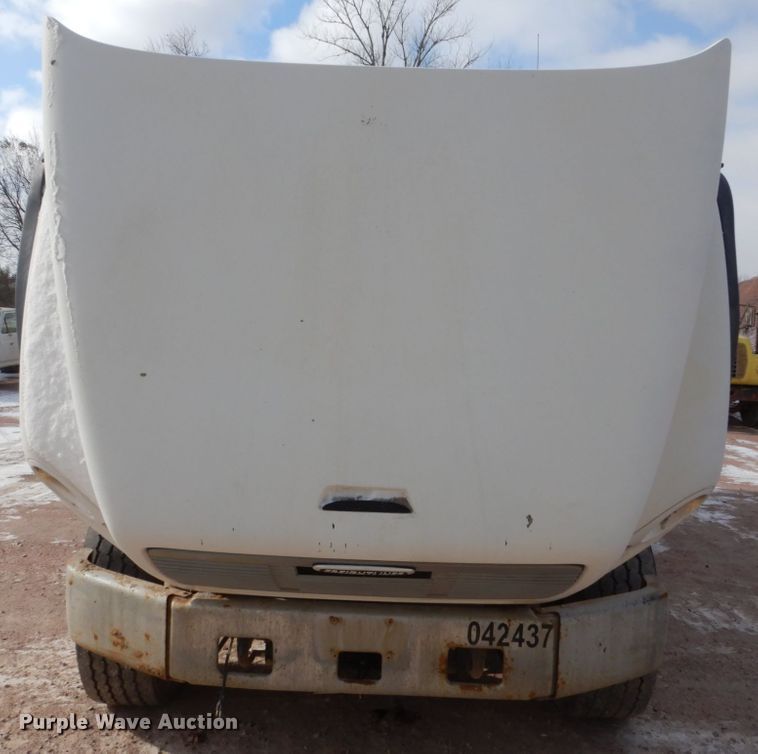 image for item EC9161 2002 Freightliner FL112 dump truck