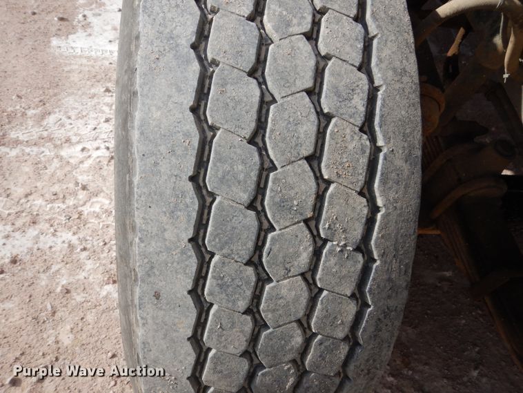 image for item EC9161 2002 Freightliner FL112 dump truck