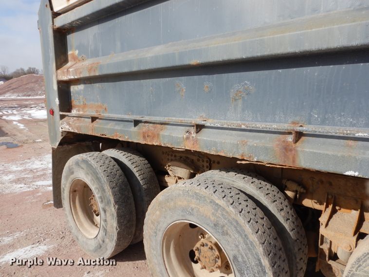 image for item EC9161 2002 Freightliner FL112 dump truck