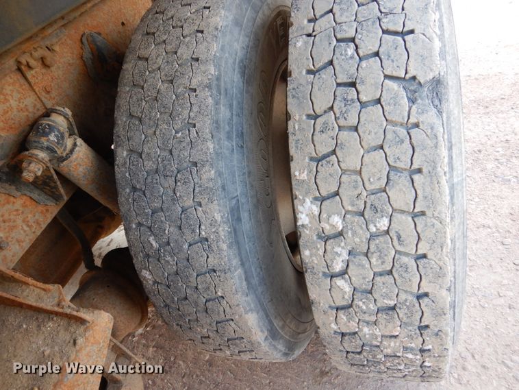 image for item EC9161 2002 Freightliner FL112 dump truck