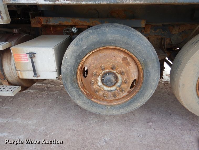 image for item EC9161 2002 Freightliner FL112 dump truck