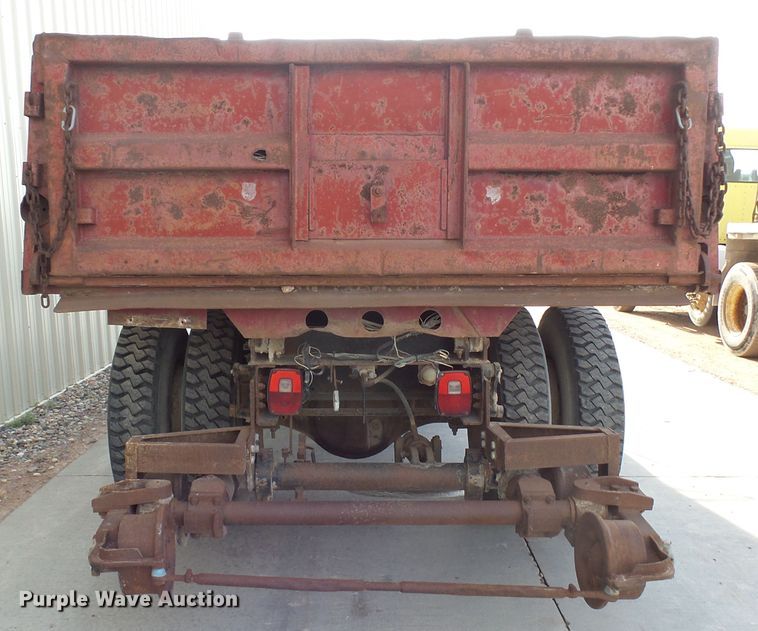 image for item EF9597 1976 International Loadstar 1800 rail road dump truck