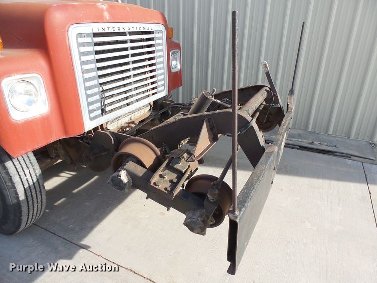 image for item EF9597 1976 International Loadstar 1800 rail road dump truck